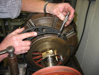  5-Dec-07 Measuring the Flange diameter with a 8-9